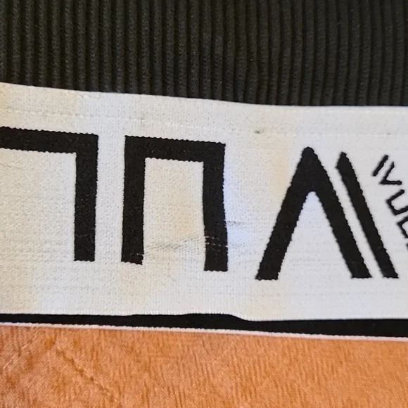 Vull sport cap sleeve crop top - Picture 2 of 6